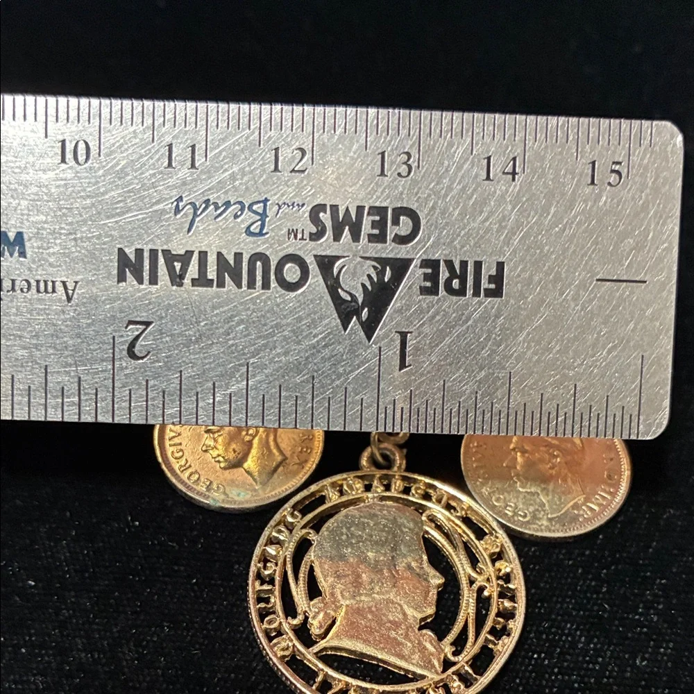 Elegant vintage Gold Coin Pendant Brooch